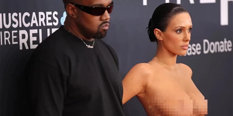 Kanye West lộ ảnh gốc