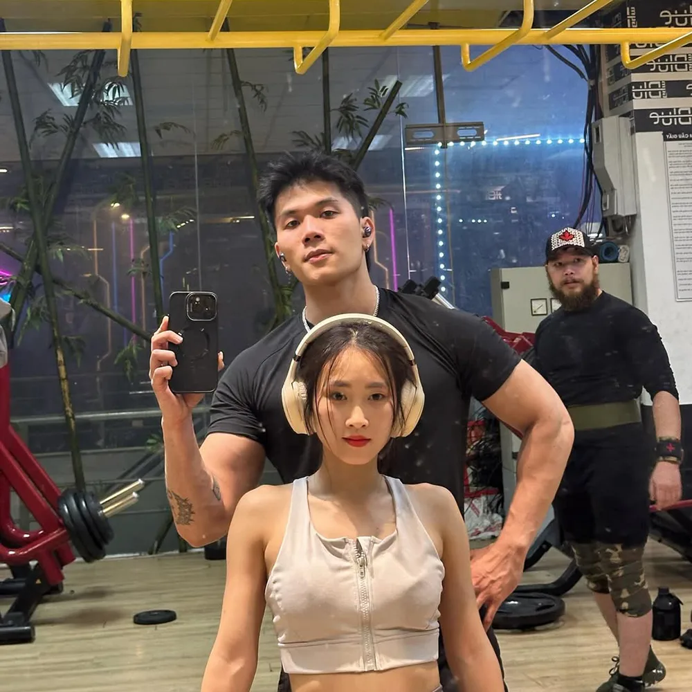 Hiện tượng mạng xã hội Fiw2000k với video gây sốt 2 Fiw2000k là ai?