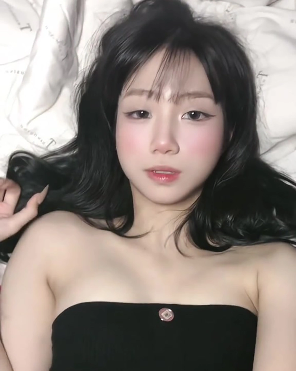 Meo xinh lộ clip