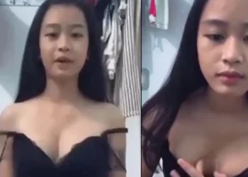 TikToker nìi lộ clip khi livestream