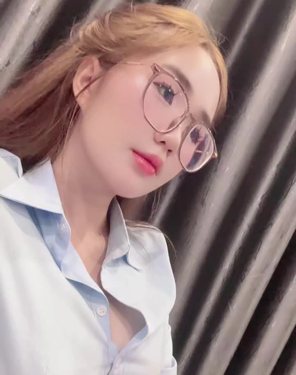 Thạch Nhung vé áo trả kèo