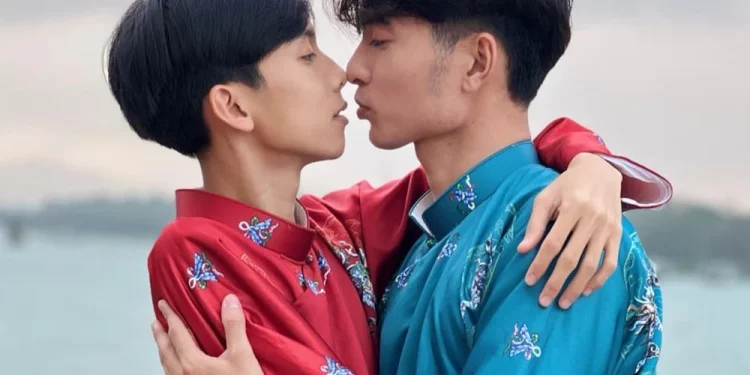 Máy dập Cần Thơ Trung và Sen Đá lộ clip 1 Máy dập Cần Thơ Trung và Sen Đá lộ clip