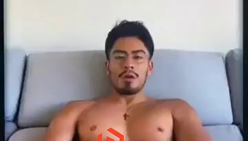 William The Boyfriend mùa 2 bị lộ clip lọ Twitter